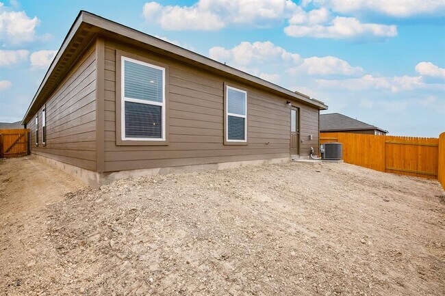 Building Photo - 609 Riverdale Dr