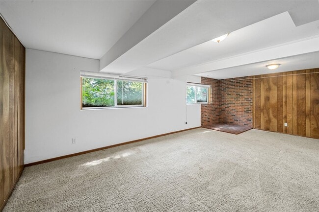 Building Photo - 1121 Dauphine Ln