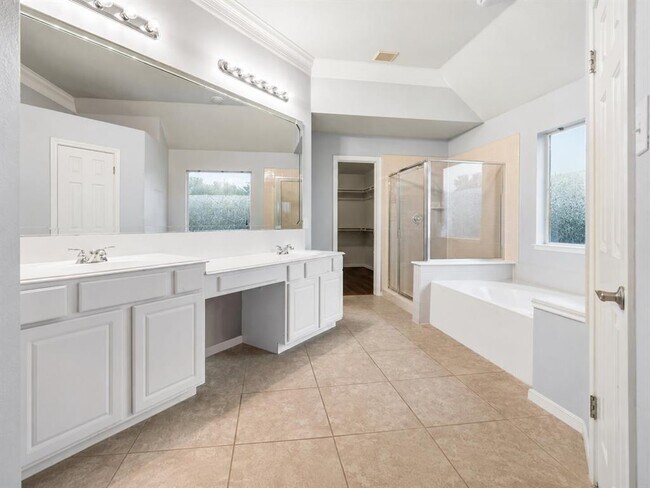 Building Photo - 12113 Portobella Dr