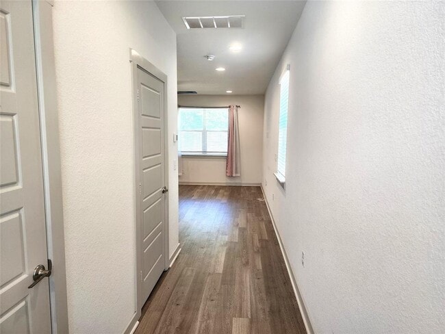 Building Photo - 1041 Winnsboro Lp