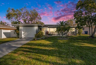 Building Photo - Single Family Home in Sunny Park Groves