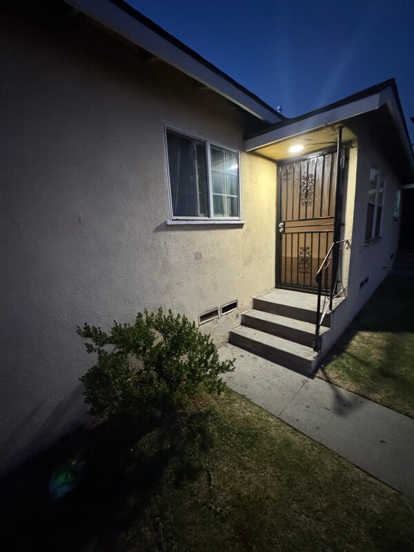 Building Photo - 7112 Hood Ave
