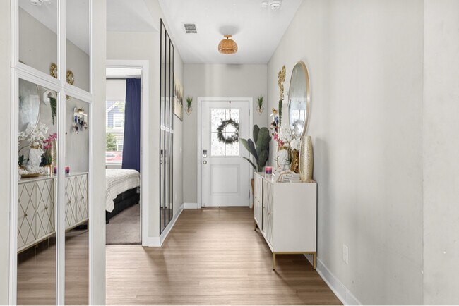Building Photo - 7419 Hillway Dr
