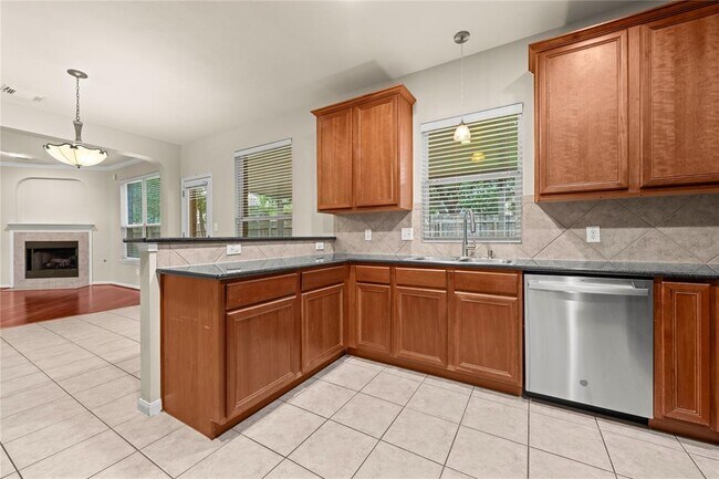 Building Photo - 5105 Hibiscus Valley Dr