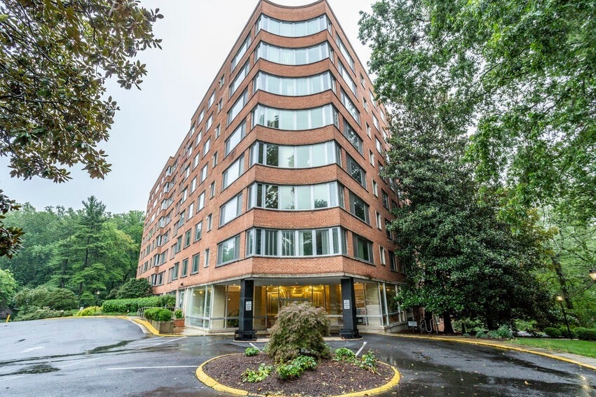 Building Photo - 4200 Cathedral Ave NW