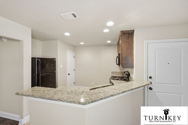 Building Photo - 131 Sunburst Ct