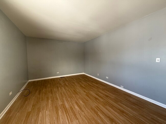 Building Photo - 3108 Roberts Dr