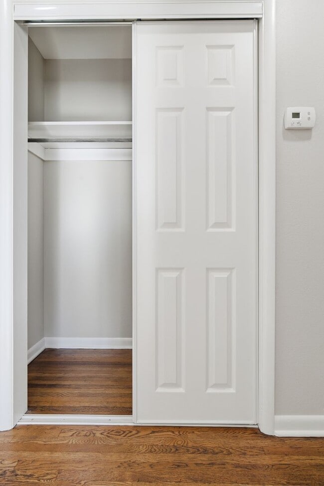 Building Photo - 3 bed/1 bath remodel within walking distance of Brookside