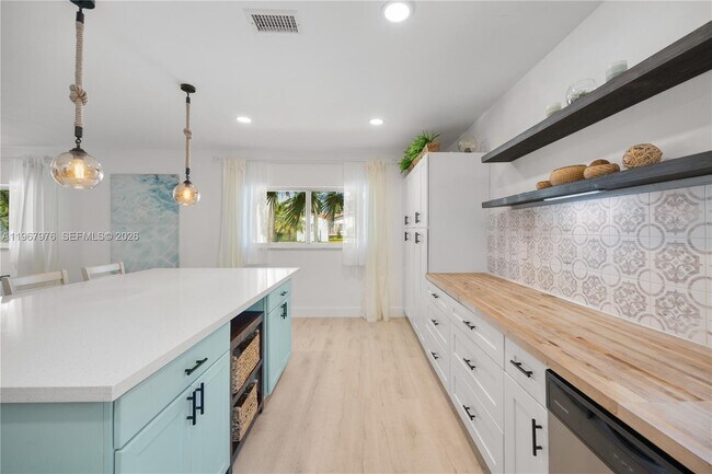 Building Photo - 1070 Tyler St