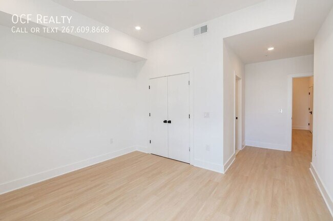 Building Photo - 4408 Lancaster Ave