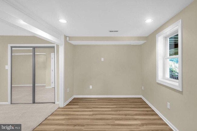 Building Photo - 2206 Fort Ward Pl