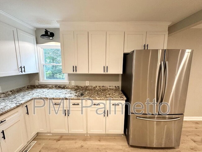 Building Photo - 948 Wateree Blvd
