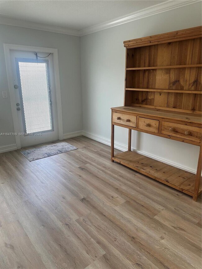 Building Photo - 4027 Swansea Crescent