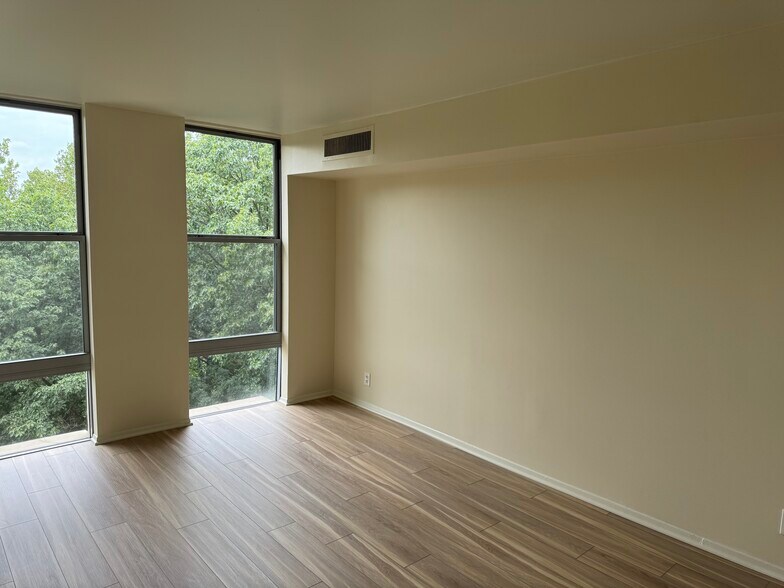 Building Photo - 9039 Sligo Creek Pkwy