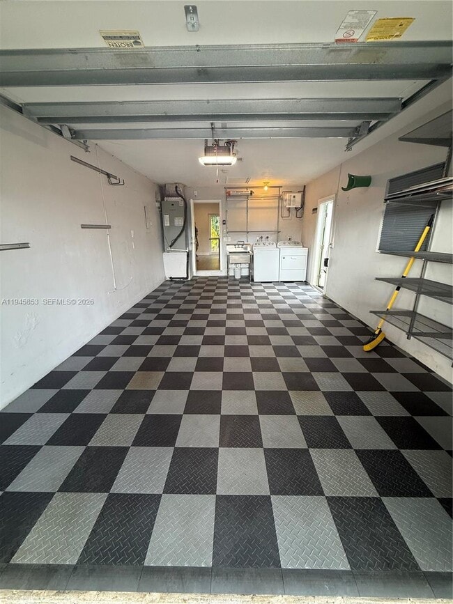 Building Photo - 407 SE 4th Terrace