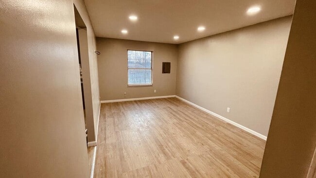 Building Photo - 1440 Villa Ct