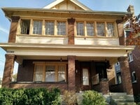 Building Photo - Awesome House for your Large Group - HUGE HOUSE with 3 Floors - 3 Kitchens, 3 Bathrooms, Awesome ...
