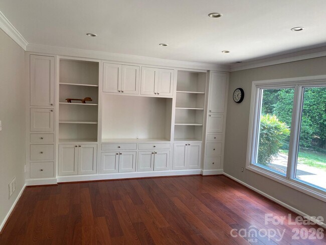 Building Photo - 3922 Fellsway Rd