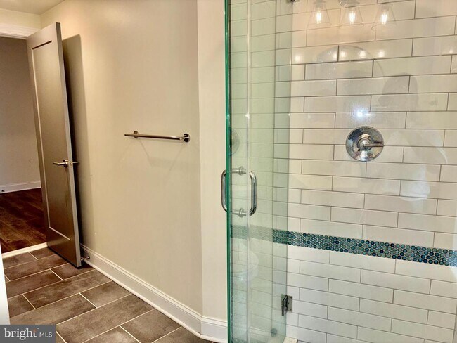 Building Photo - 511 Gorgas Ln