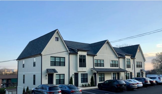 Building Photo - 2745 Jersey Ave