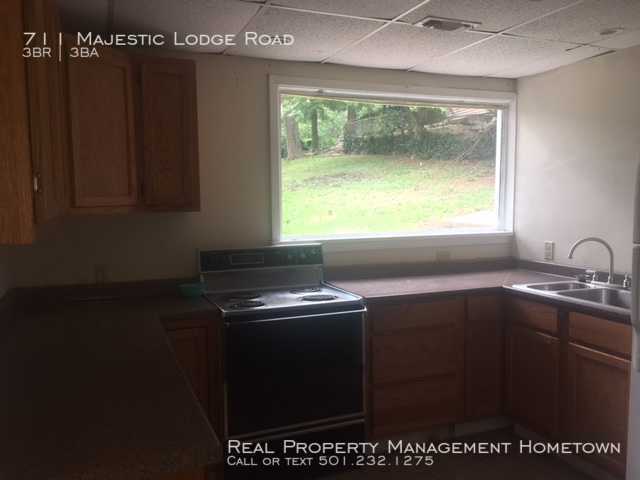 Building Photo - LAKE HOUSE WITH CHARACTER AND CHARM