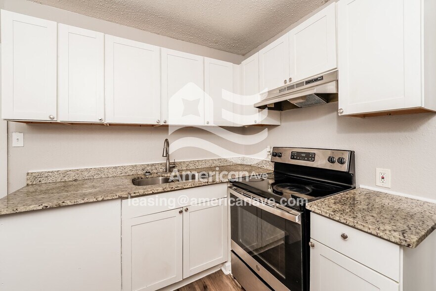 Building Photo - 235 S Park Rd SW