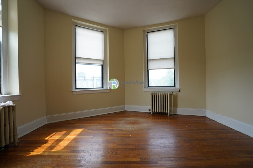 Building Photo - 223 Essex St
