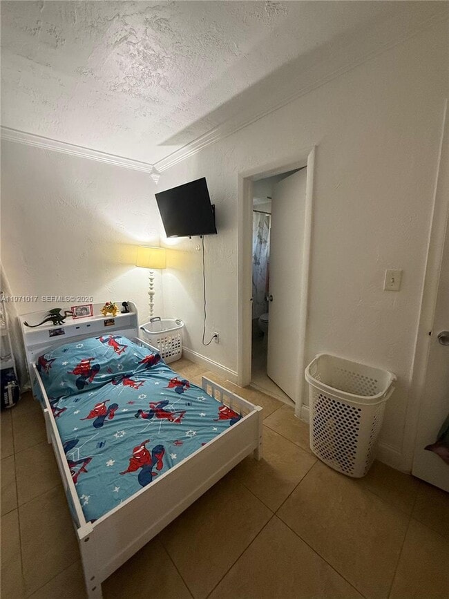 Building Photo - 1230 W 54th St