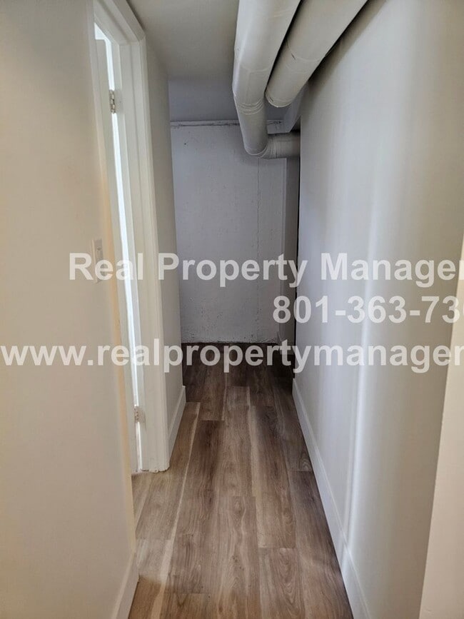 Building Photo - Check Out This 4 Bedroom 2 Bathroom Home in Salt Lake City!