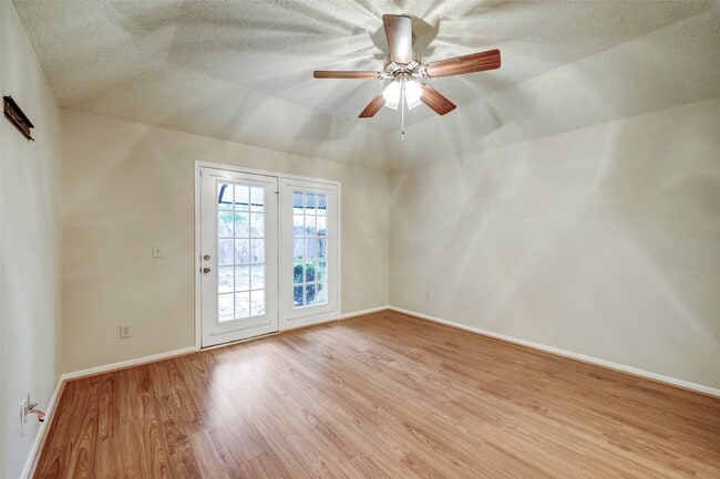 Building Photo - 60 W Indian Sage Cir