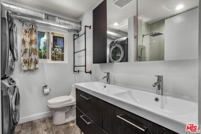 Building Photo - 164 63rd Ave