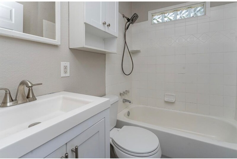 Building Photo - 5633 Curzon Ave