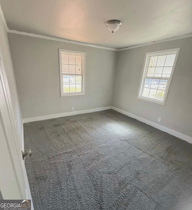 Building Photo - 1555 Dexter Ave