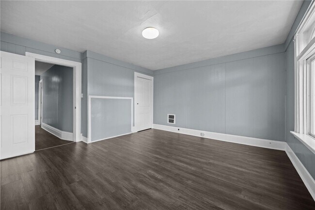 Building Photo - 7807 Kelly St