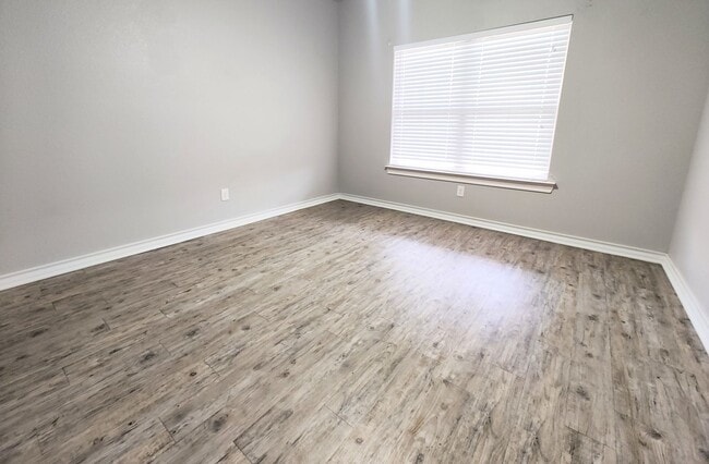 Building Photo - AUGUST PRE-LEASE! Modern 3-Bedroom Apartment with 2-Car Garage – Recently Constructed in Lubbock,...