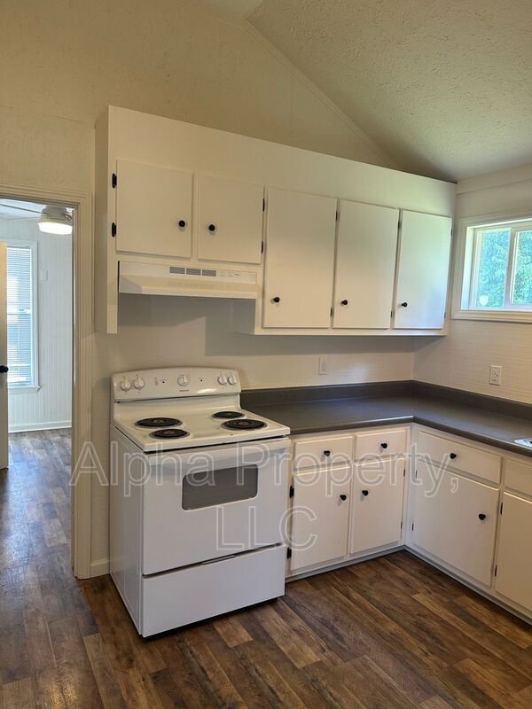 Building Photo - 6610 SC-81