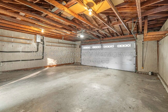 Building Photo - 203 N Bruce Rd