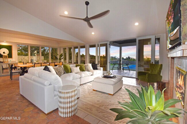 Building Photo - 508 Canyon Springs Dr