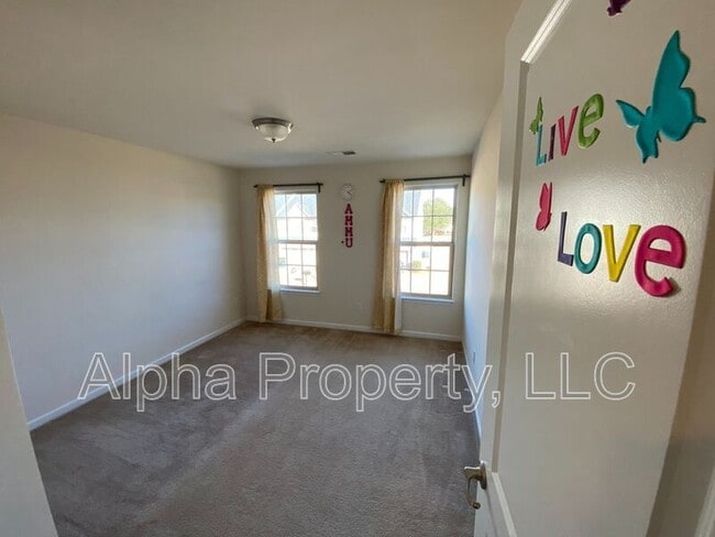 Building Photo - 308 Corday Ln