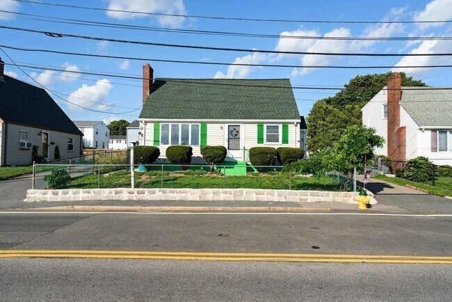 Building Photo - 274 Palmer St