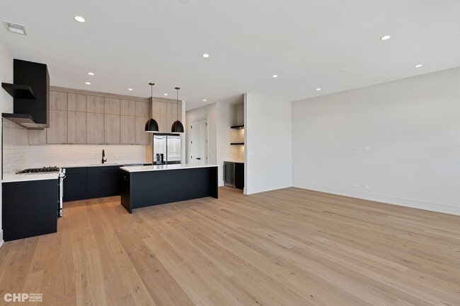 Building Photo - 4414 N Kedzie Ave