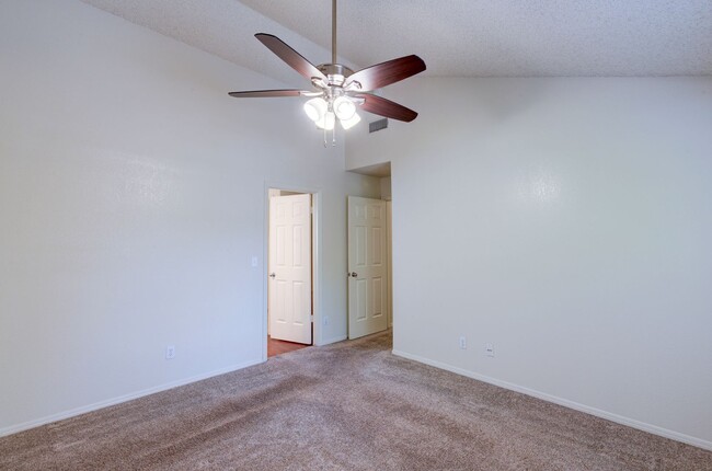 Building Photo - 1761 E Jordan Ave