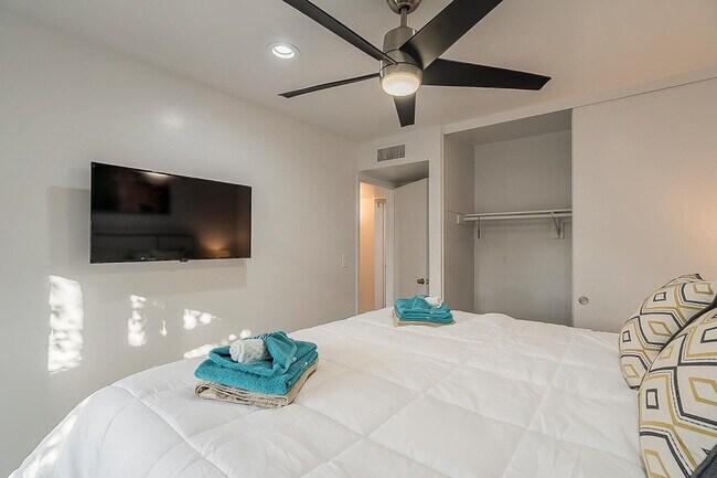 Building Photo - 2534 N 87th Way