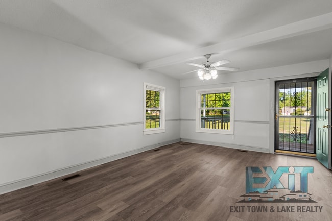 Building Photo - Freshly Renovated 2 Bedroom Rental in Warren County