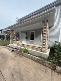 Building Photo - 2 bedroom possibly 3 with oversized Garage...