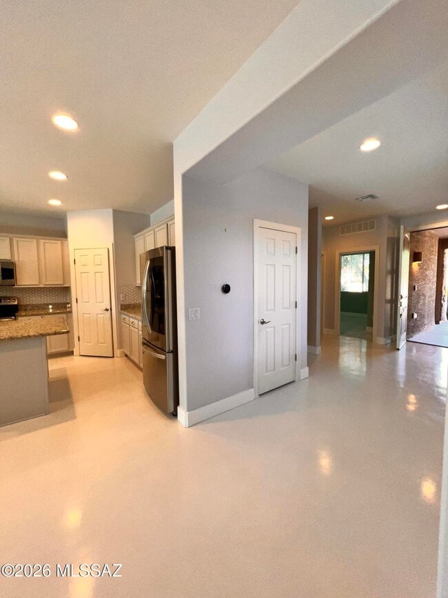 Building Photo - 12252 N Wind Runner Pkwy