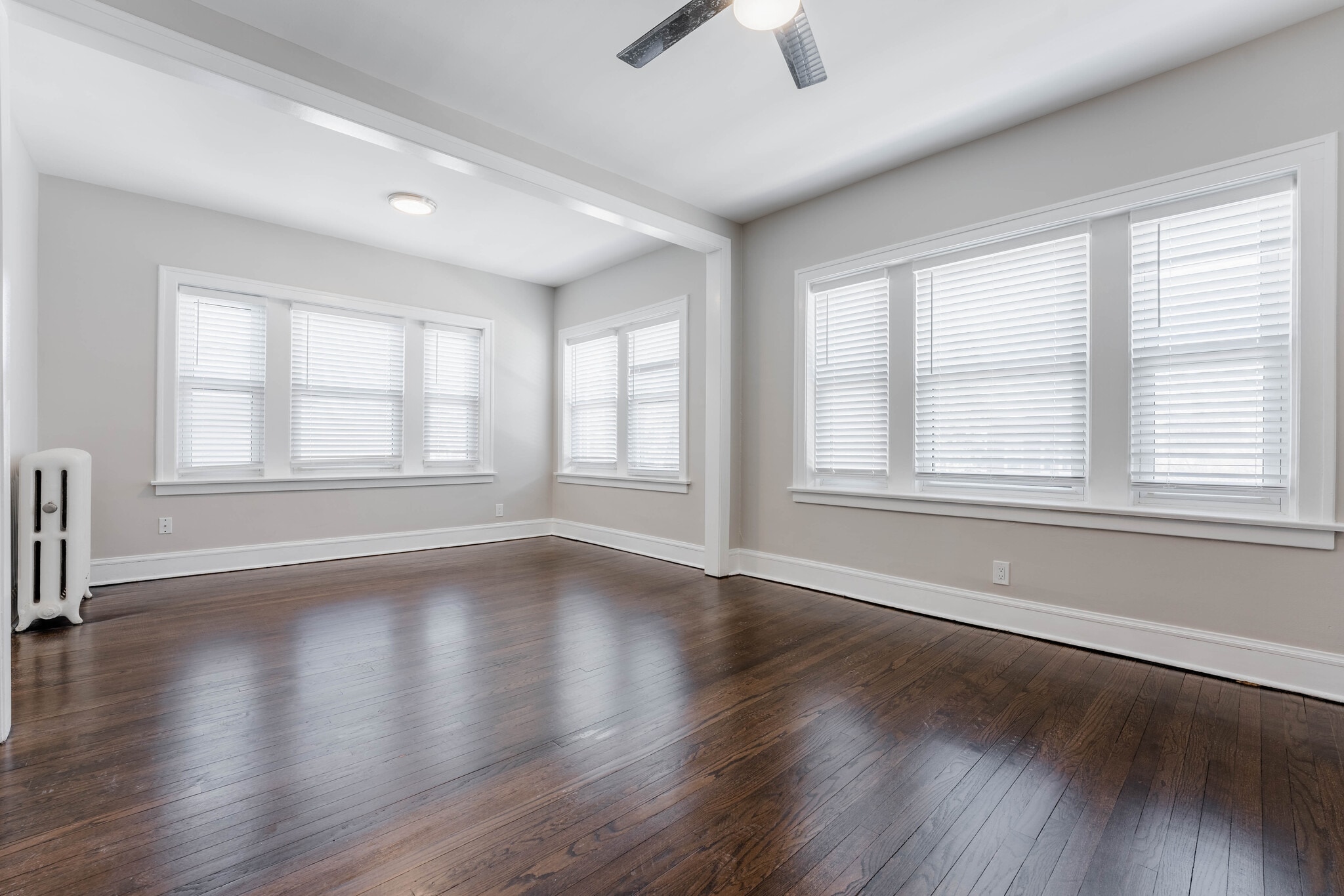 Building Photo - 5306 N Ashland Ave