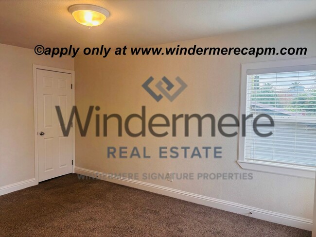 Building Photo - Charming, Bright & Clean 2-Story Home with...