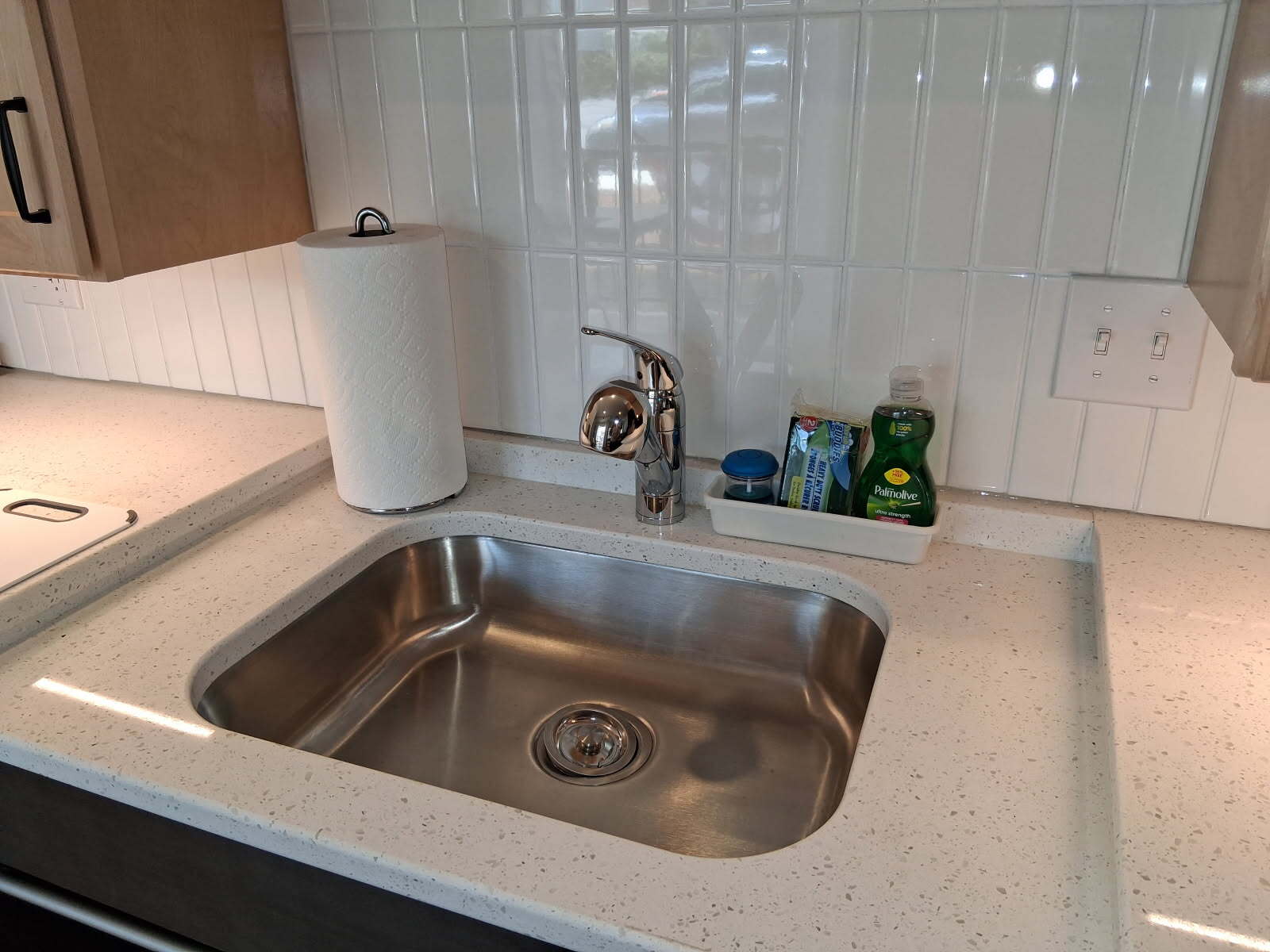 Kitchen amenities - 517 18th St