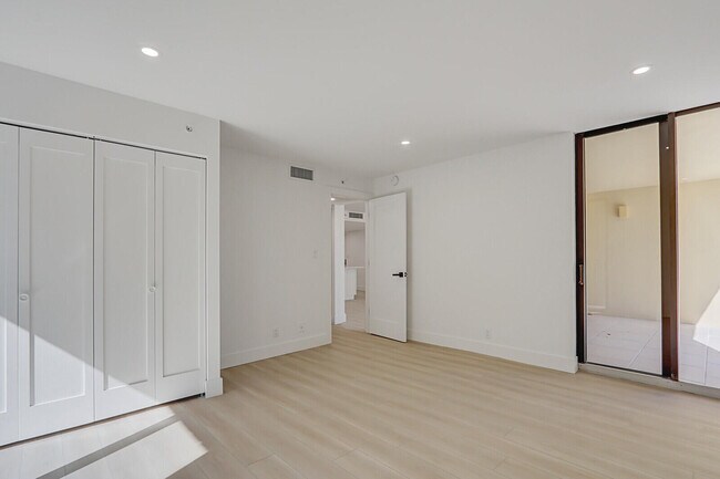 Building Photo - 200 Ocean Trail Way